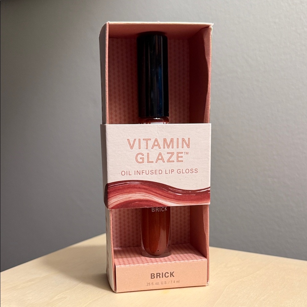 NWT Farmhouse Fresh Vitamin Glaze Oil Infused Lip Gloss in Brick Color .25 fl oz